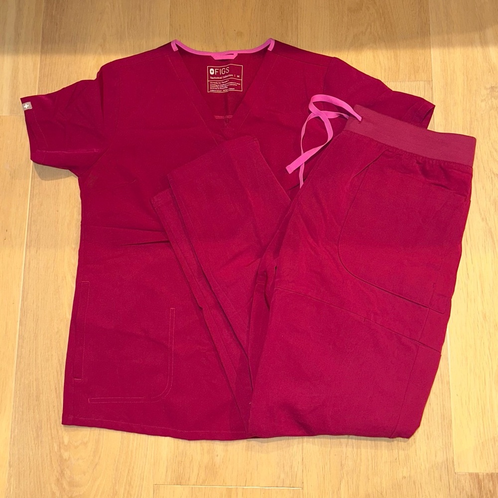 Dark magenta figs scrubs